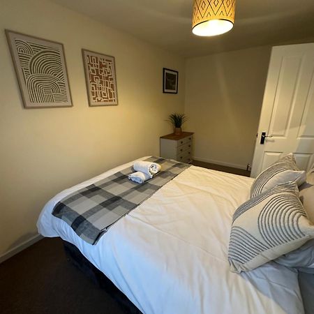 Spacious 3 Bedroom Flat Close To City Center Dalneigh Екстериор снимка
