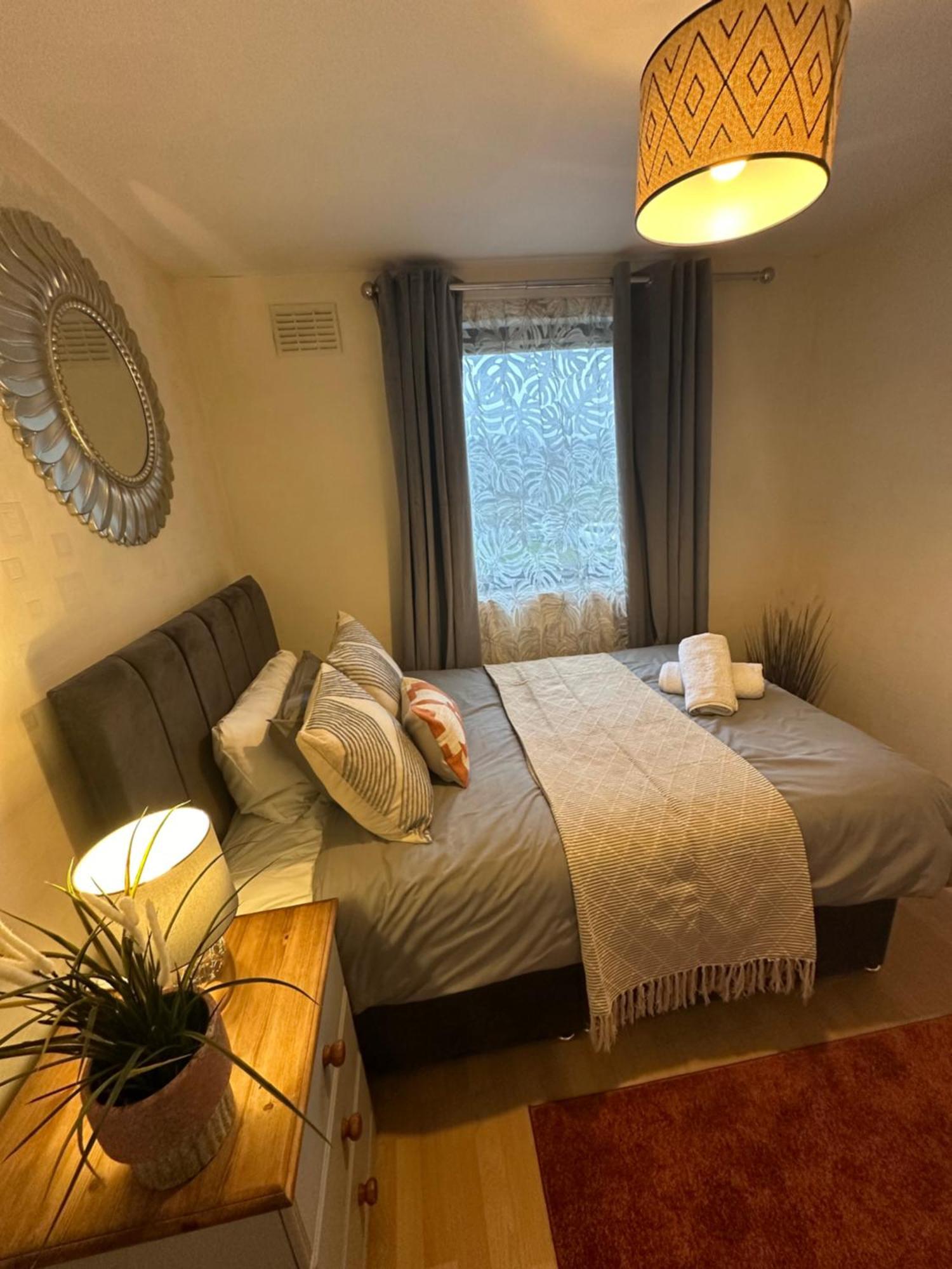 Spacious 3 Bedroom Flat Close To City Center Dalneigh Екстериор снимка