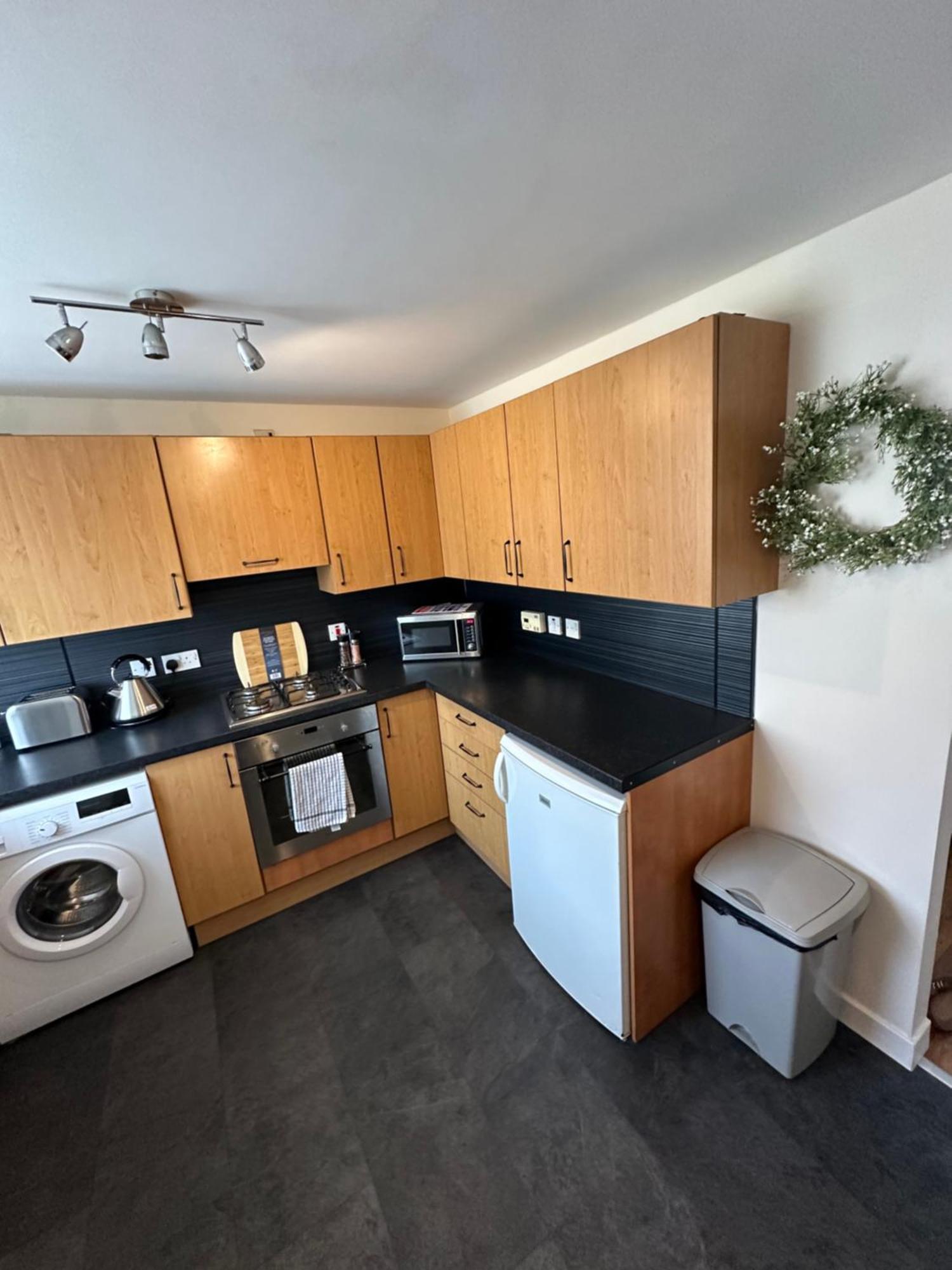 Spacious 3 Bedroom Flat Close To City Center Dalneigh Екстериор снимка