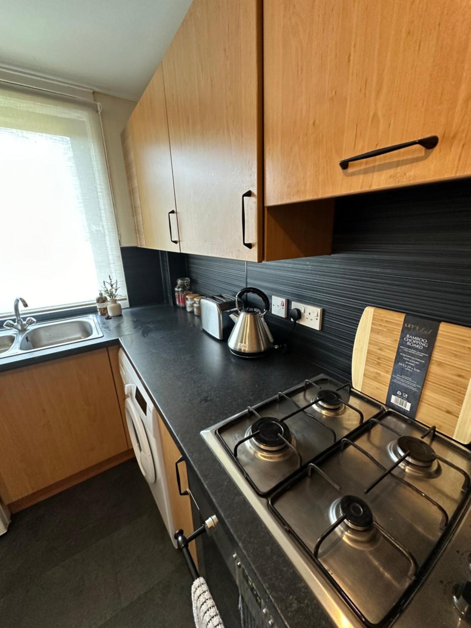 Spacious 3 Bedroom Flat Close To City Center Dalneigh Екстериор снимка
